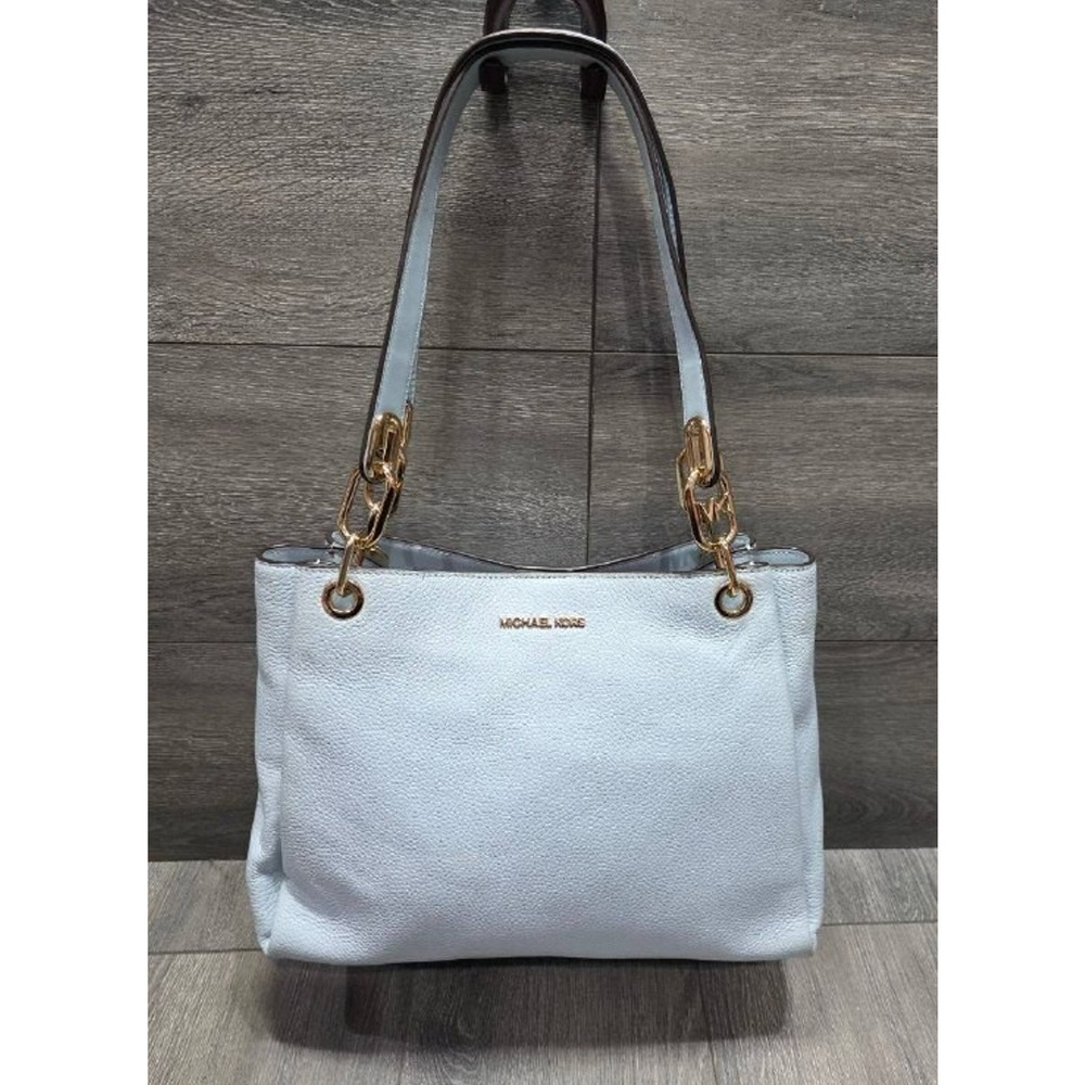 Michael Kors Trisha Large 3 Gusset Grain Leather Shoulder Bag light Blue B000703